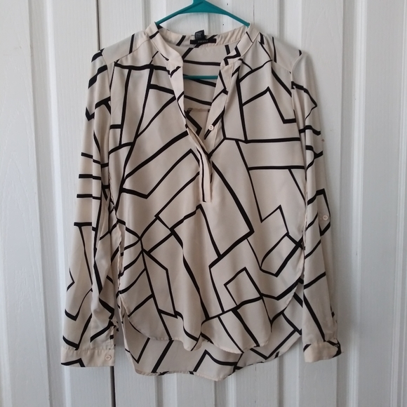 Forever 21 Cream and Black Top Size Small - Picture 1 of 6